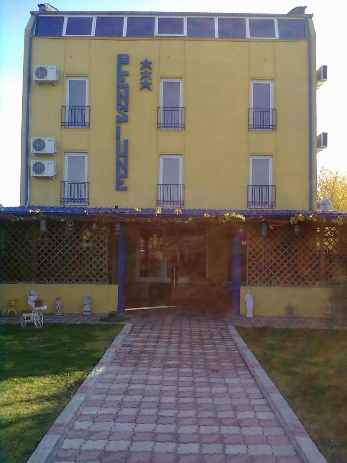 Pensiunea Raffael Otopeni Exterior photo